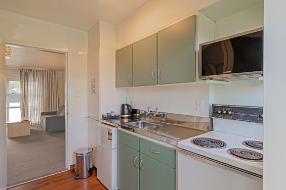 Deluxe%20and%20kitchens%209%207%206%20cords%20removed%20 28 3